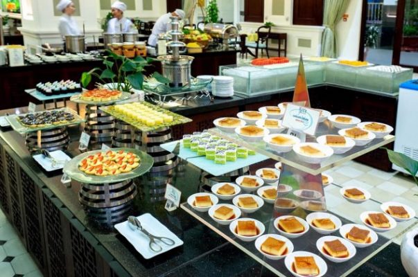 Gía inox trưng bày thức ăn buffet