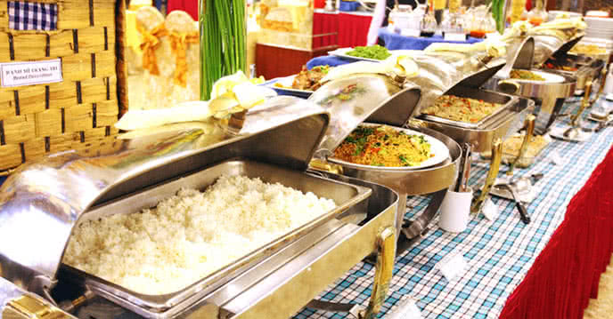 Cách hâm cơm chiên dương châu trong nồi hâm buffet